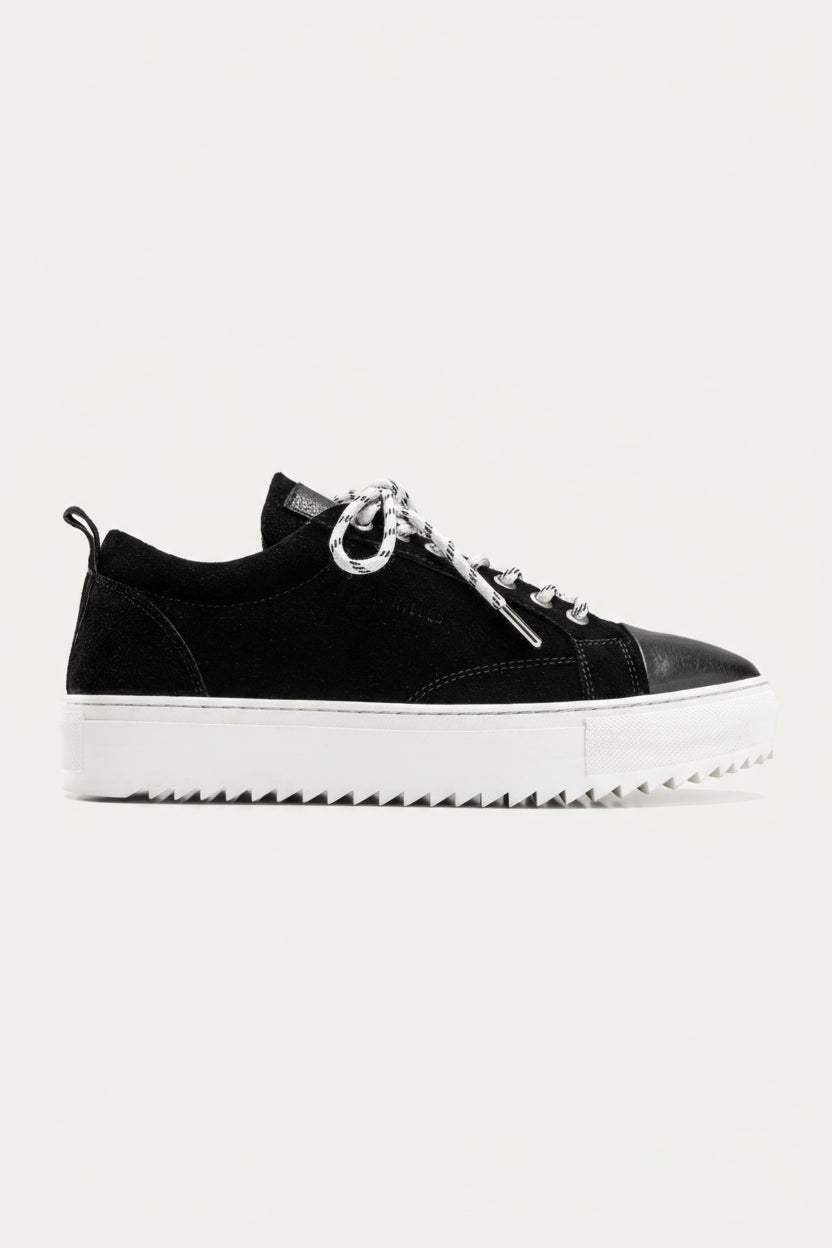 Achilles Zig 3.0 | Chestnut Laceup Sneakers - B & W