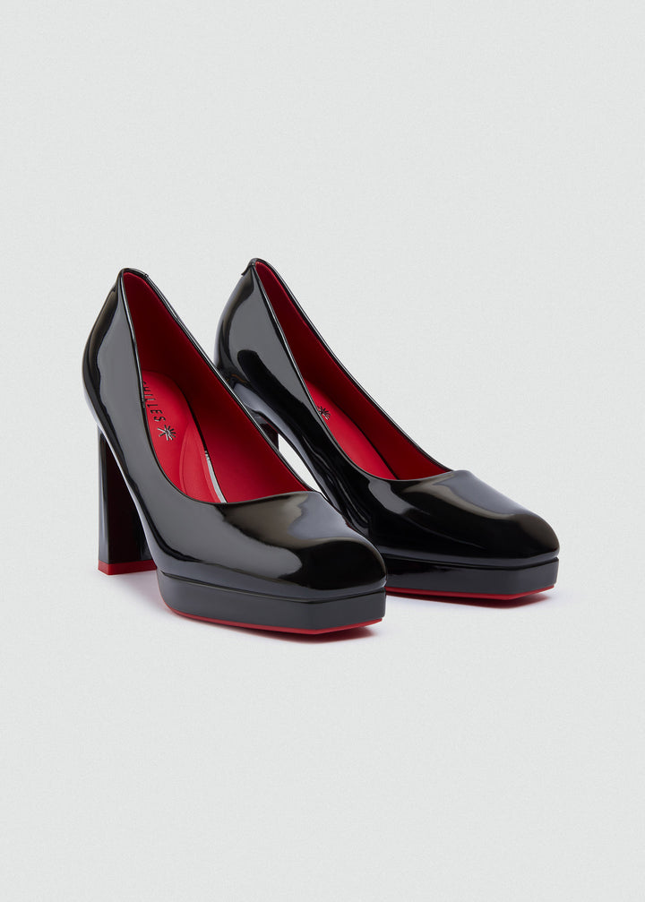 Closed Platform Pumps - Black