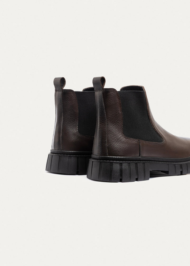 Stride Chelsea Textured Leather Boots | Brown