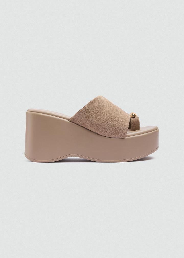 Suede Wedge Gold Toe Ring - Café