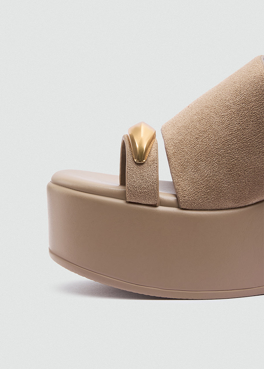 Suede Wedge Gold Toe Ring - Café