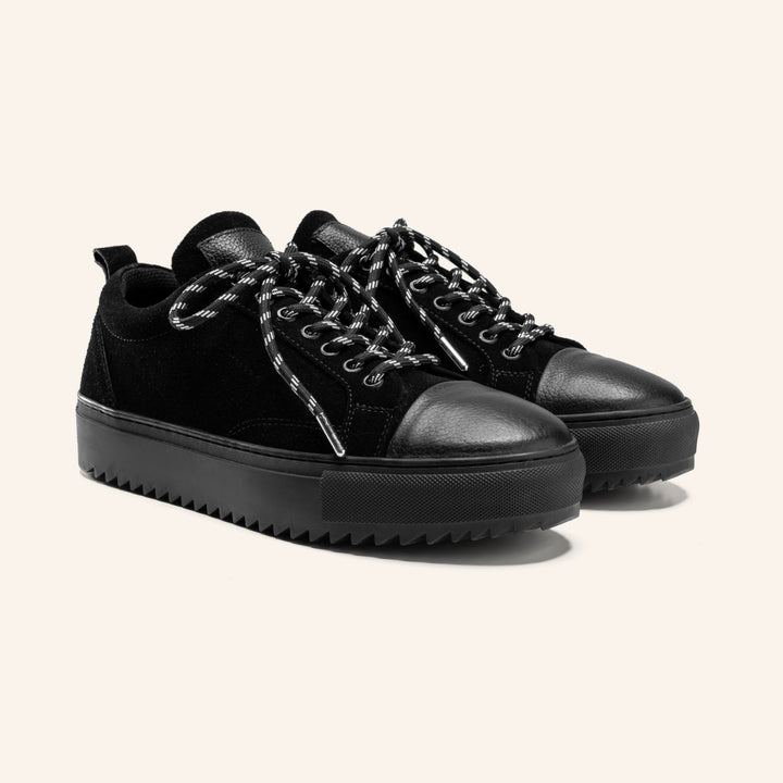 Achilles Zig 3.0 | Chestnut Laceup Sneakers - All Black