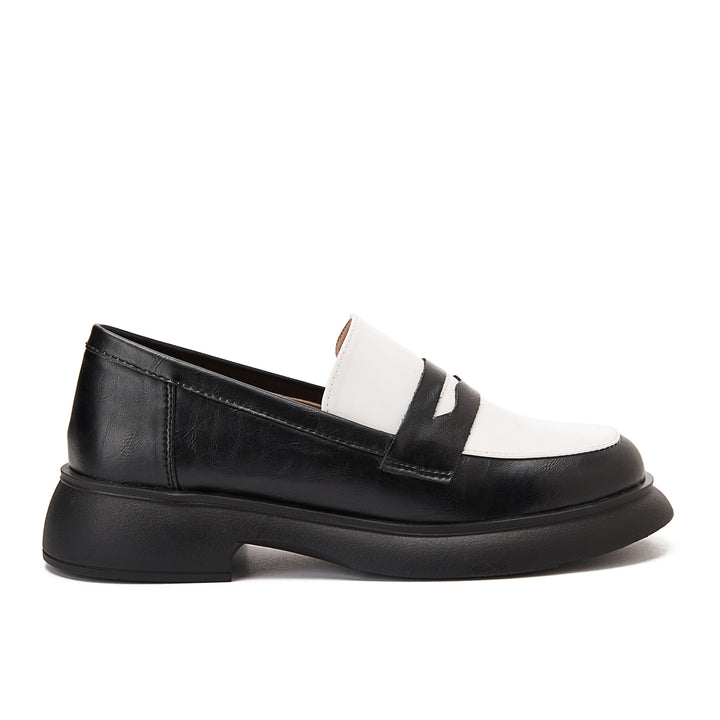 Wide Moc Toe Low Heel Women's Penny Loafer - Black x White