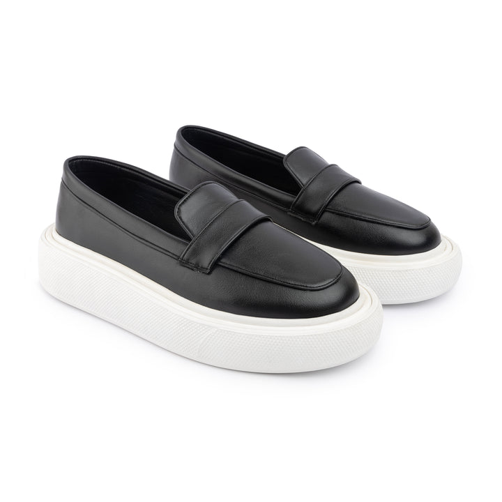 Moc Toe Leather Slip On Sneaker Loafers - Black