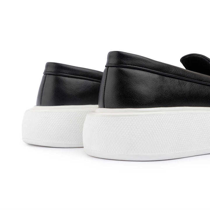 Moc Toe Leather Slip On Sneaker Loafers - Black