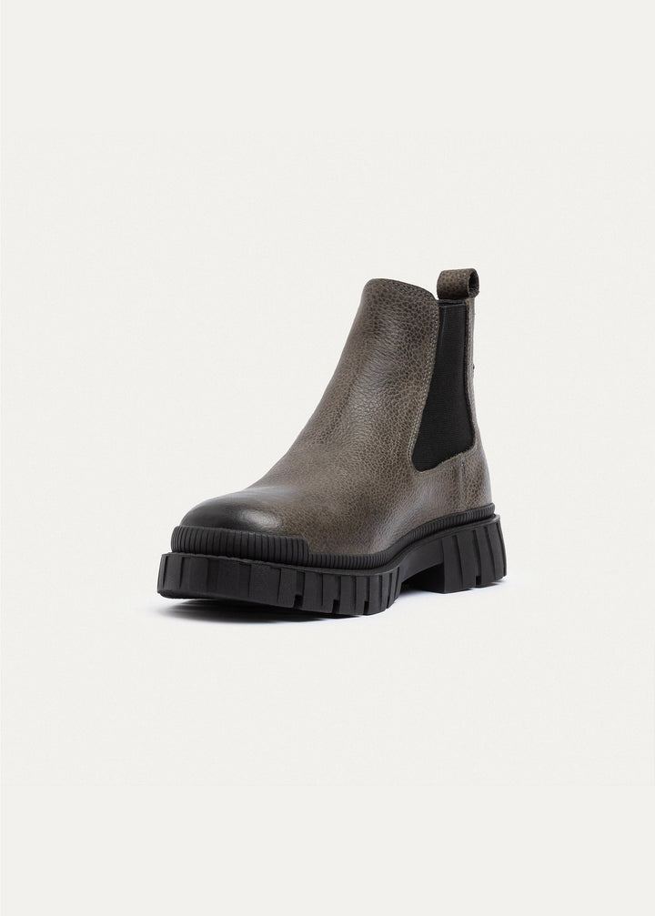 Stride Chelsea Boots | Gray