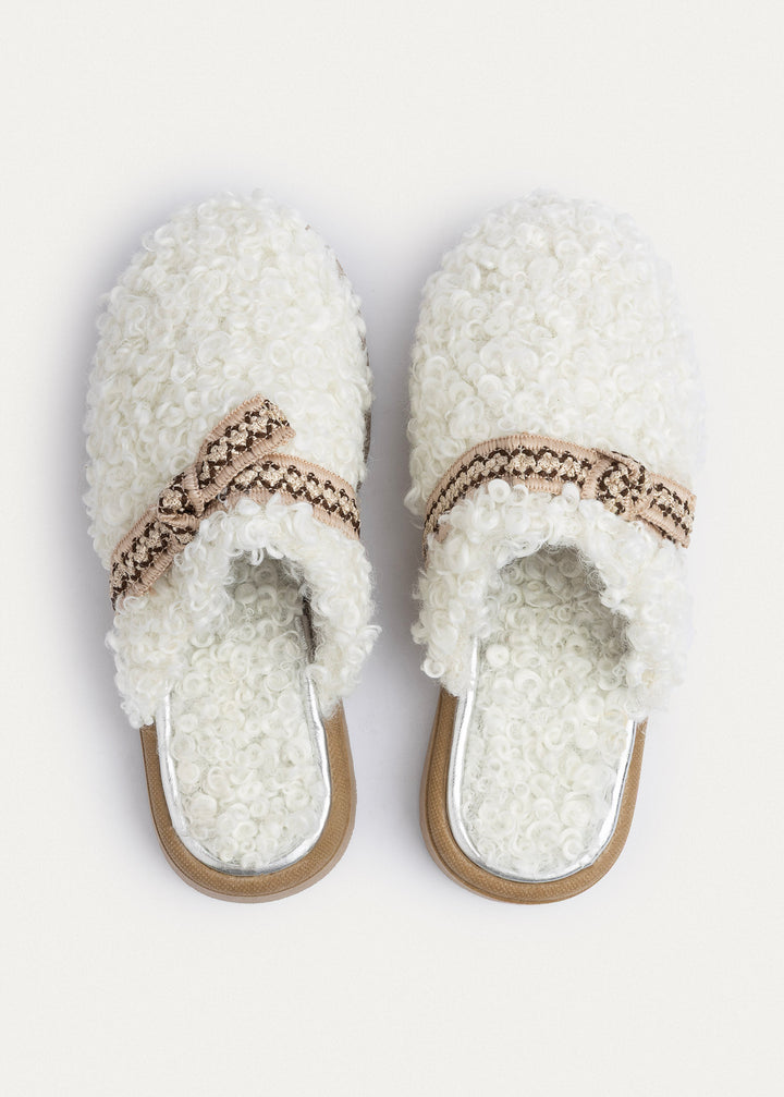 Achilles | Cozy Charm Slip-Ons | White