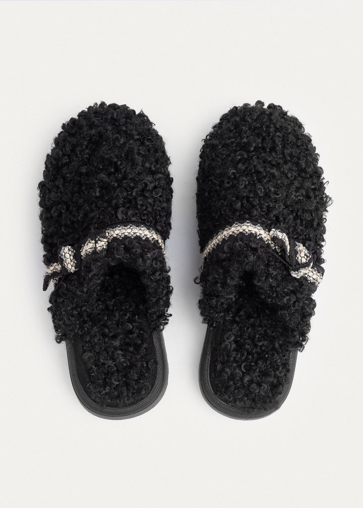 Achilles | Cozy Charm Slip-Ons | Black