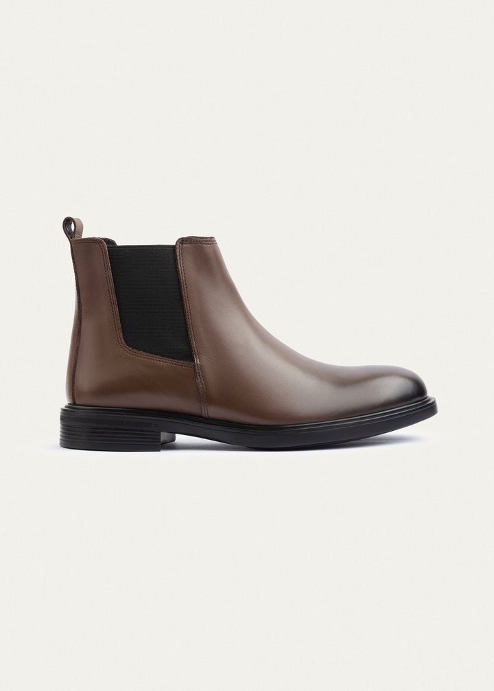 Classic Chelsea Boots | Brown