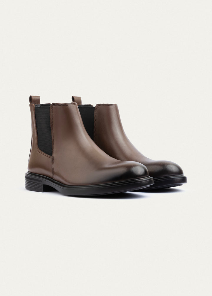 Classic Chelsea Boots | Brown