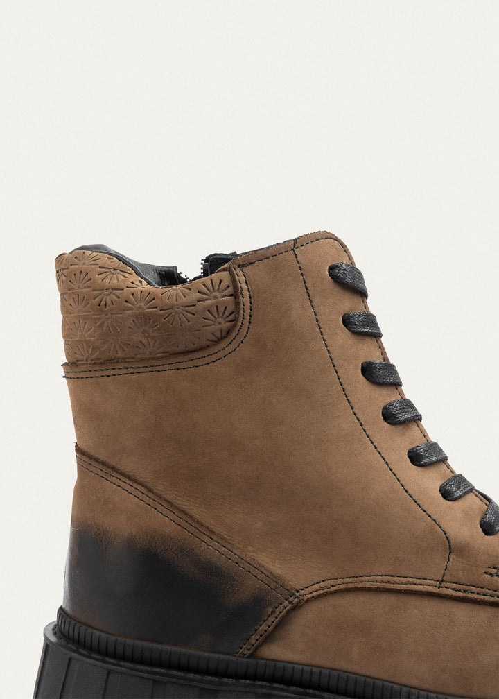 Trail Edge Boots | Sandy Brown
