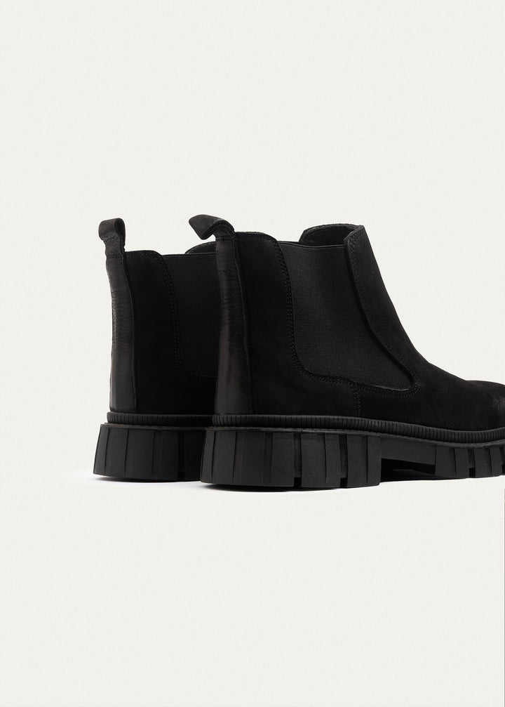 Stride Chelsea Boots | Black