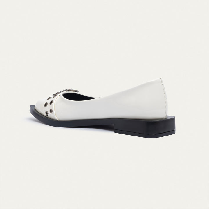 Achilles | Buckled Pointed Loafers - White