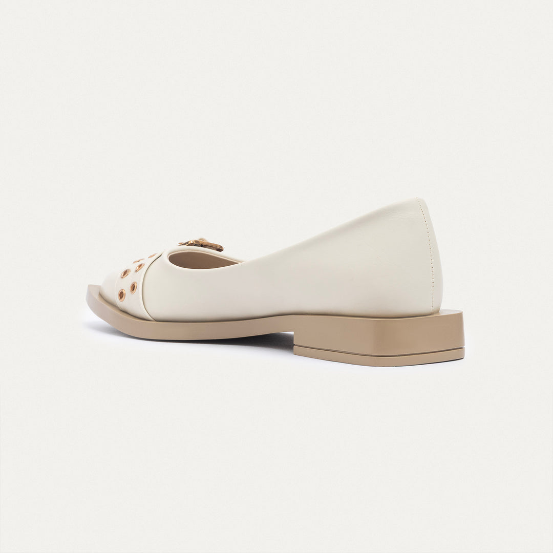 Achilles | Buckled Pointed Loafers - Beige