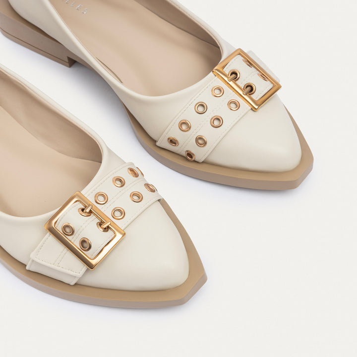 Achilles | Buckled Pointed Loafers - Beige