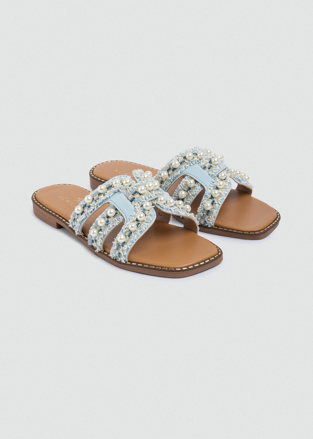 The Pearl Cove Slide – Ice Blue