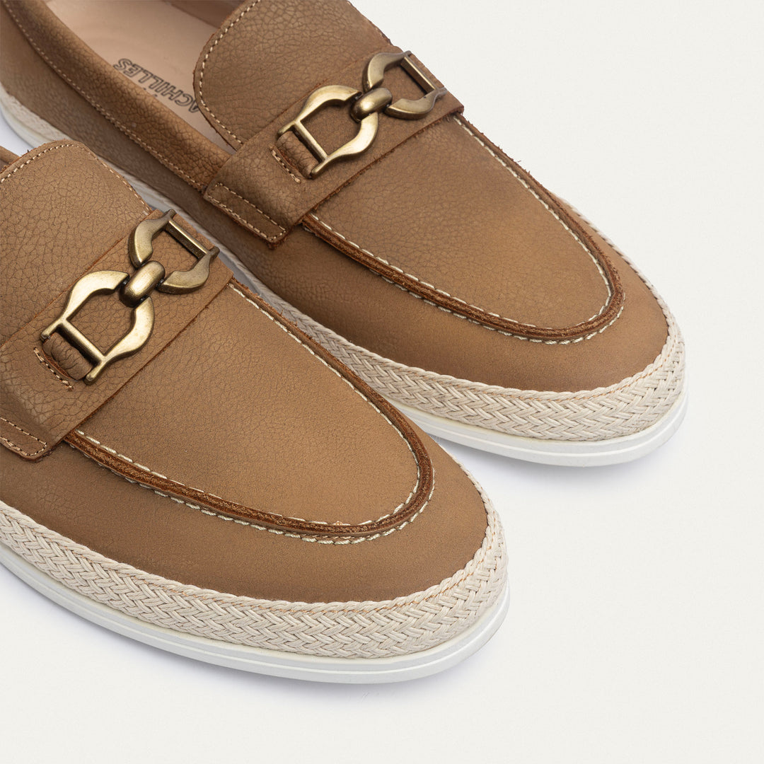 Achilles | Vigo Loafers – Textured Leather Slip-On with Chain Accent -Sandy Brown