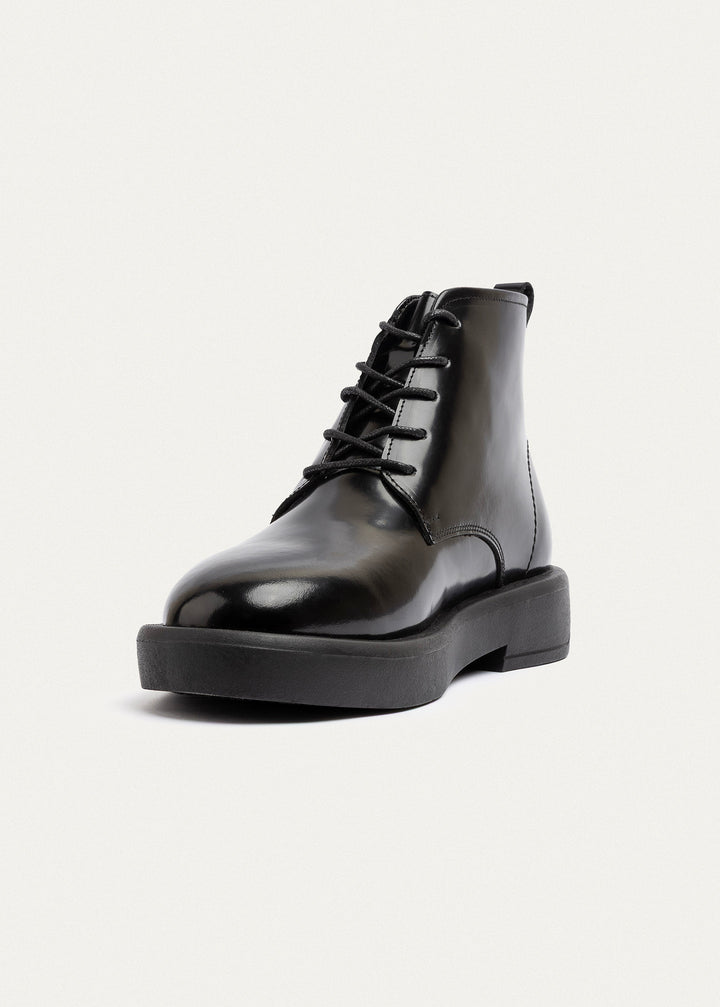 Heritage Brogue Patent Leather Boots | Black
