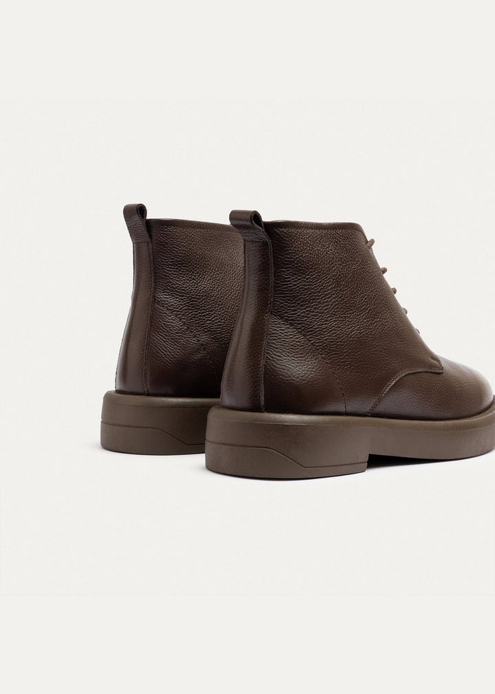 Heritage Brogue Textured Leather Boots | Brown