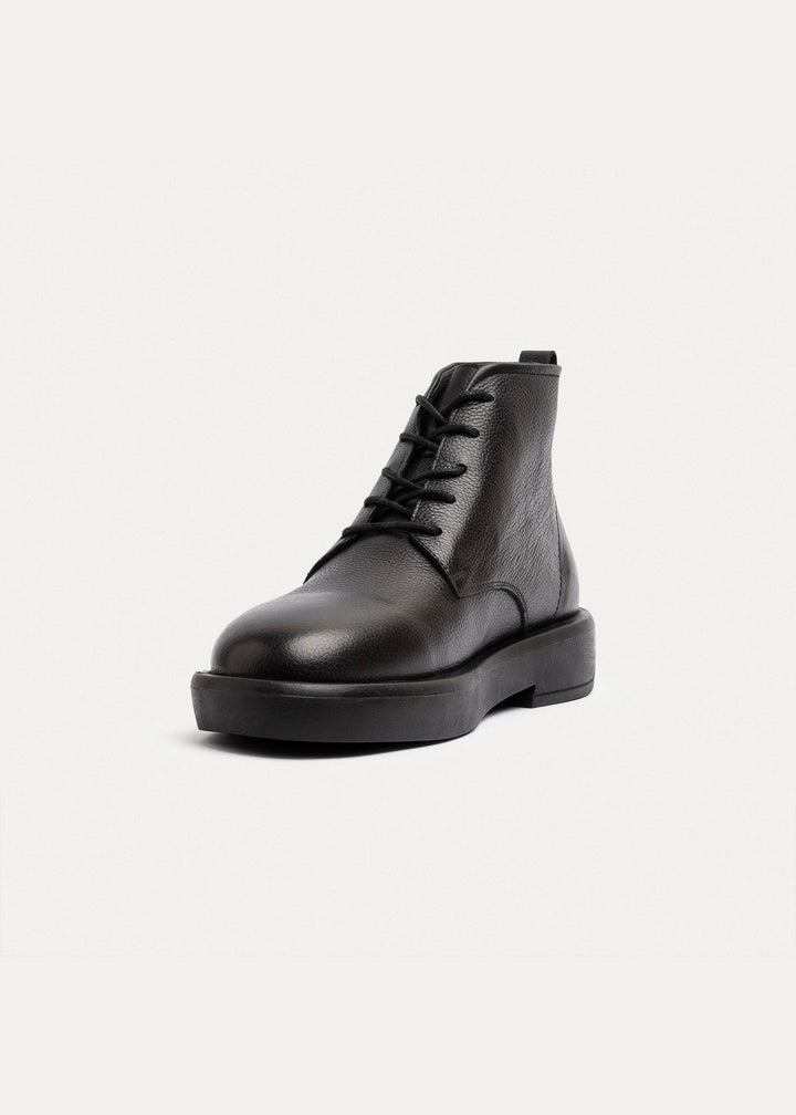 Heritage Brogue Textured Leather Boots | Black