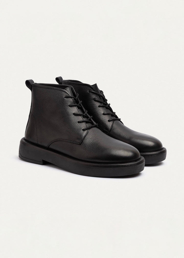 Heritage Brogue Textured Leather Boots | Black