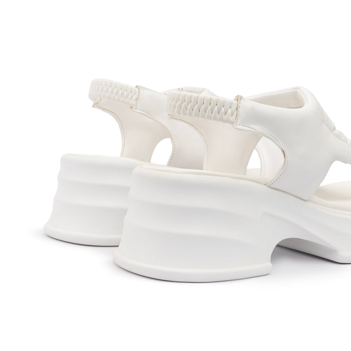 Veneitte Wedge Sandals - White