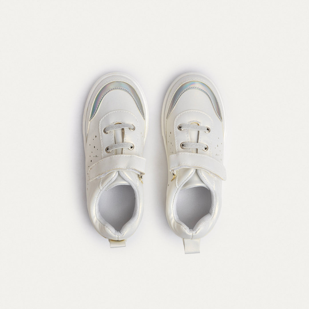 Achilles Kids | Starbeam Court – Holo Trim - Silver