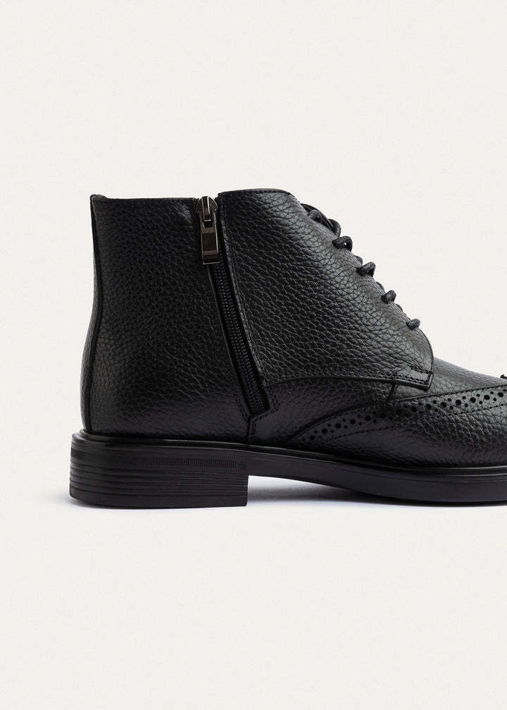 Oxford Crest Boots | Black