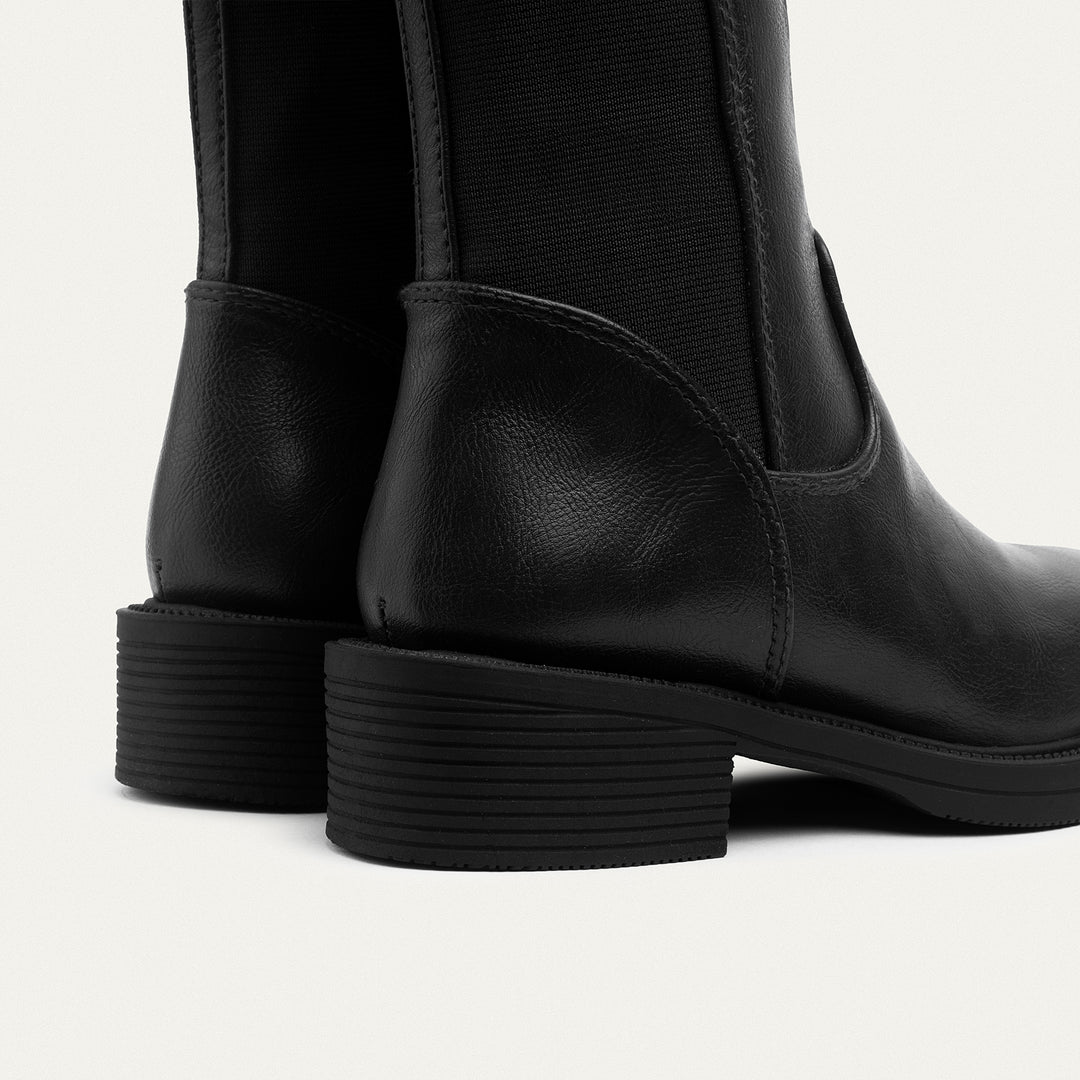 Talon Stride Chelsea Boots - Black