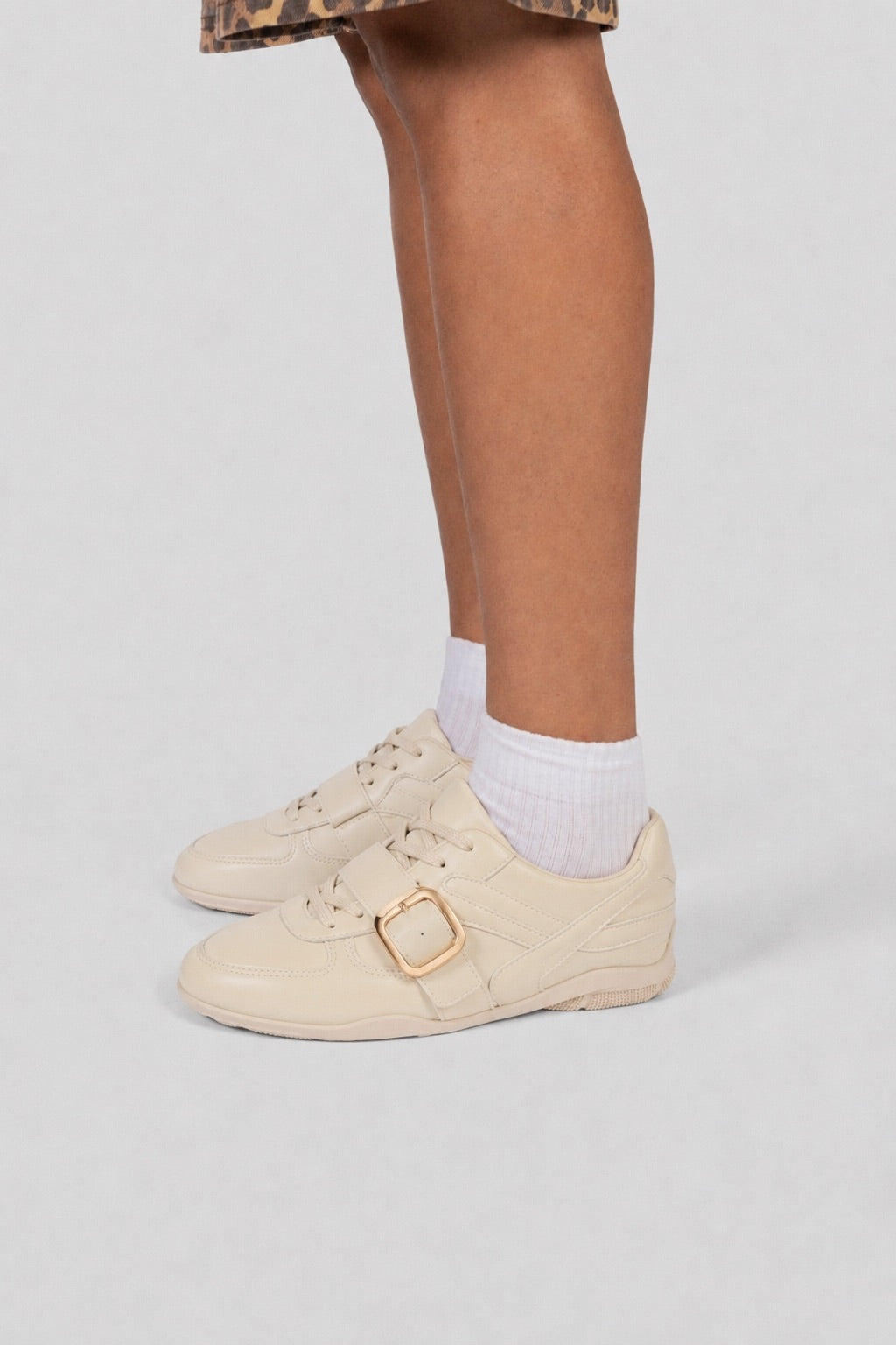 Sneakers Gold Buckle Strap - Beige