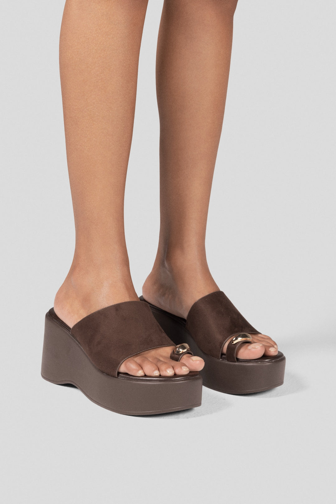 Suede Wedge Gold Toe Ring - Brown