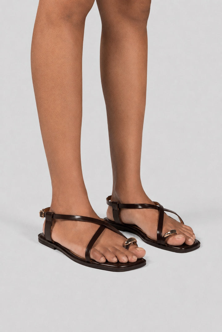 Thong Flat Sandals Gold Ring - Brown