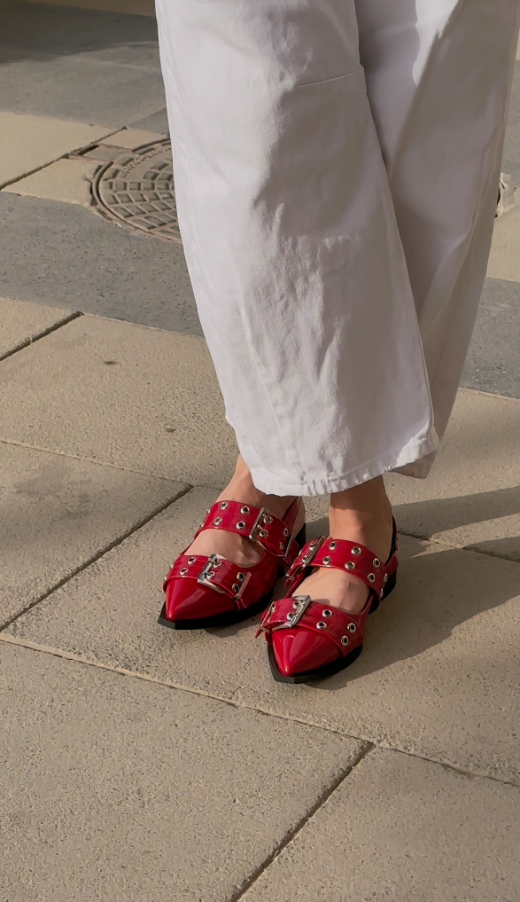 Achilles Lana|Slingback Buckle Pointy Flats - Glossy Cherry Red