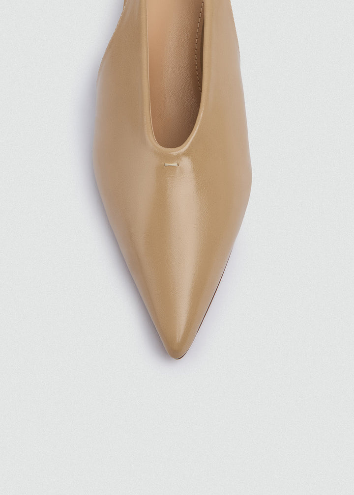 Pointed Slingback Kitten Heels - Patent Leather - Beige