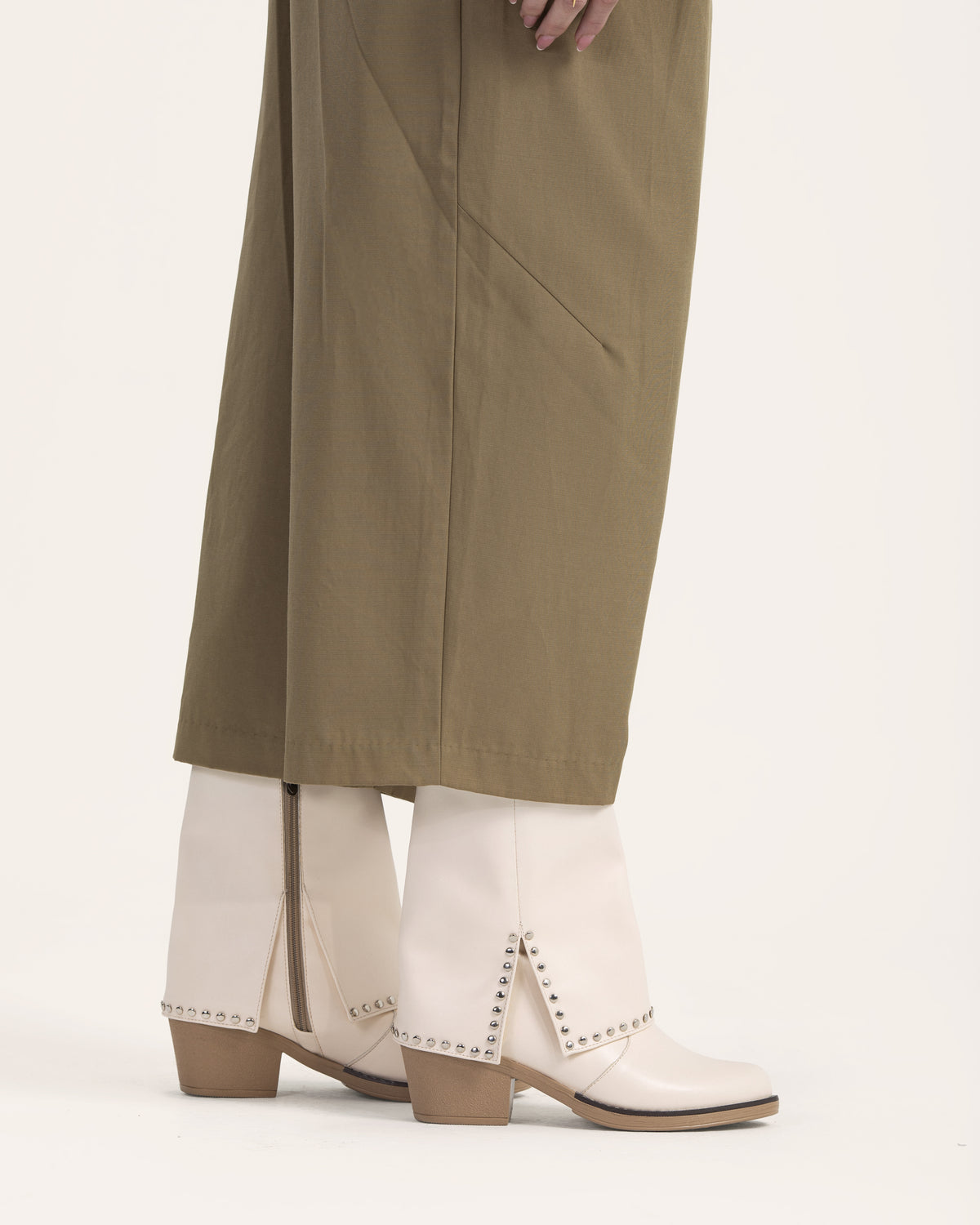 Lookbook - Rodeo Studded Mid Boots | Beige